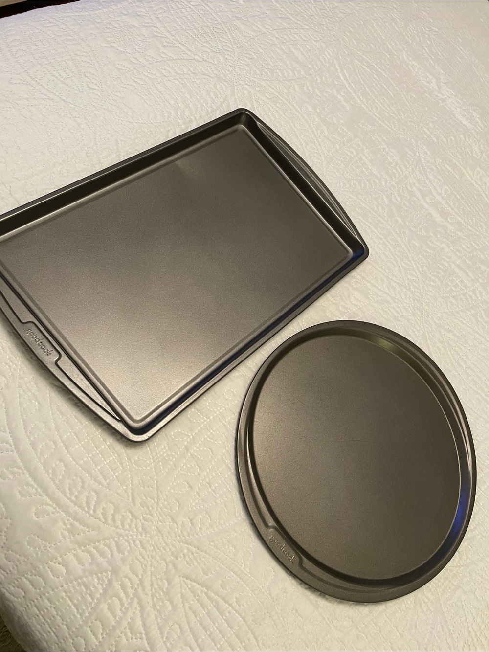 Set of 2 Good Cook Nonstick Baking Pans Pizza Pan & Cookie Sheet Lightly Used